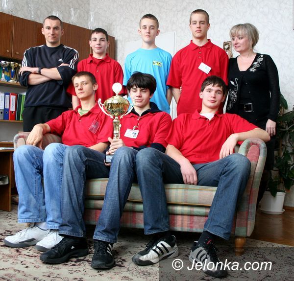 JELENIA GÓRA: Koszykarze z Gimnazjum nr 1 mistrzami Dolnego Śląska