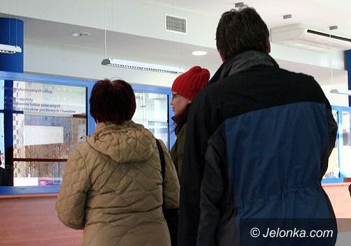 JELENIA GÓRA: Kolejkowa gehenna na poczcie