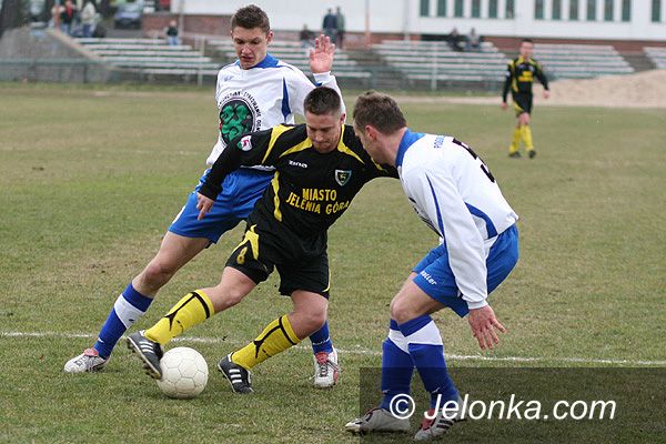 JELENIA GÓRA: Nasi futboliści kontynuują dobrą passę