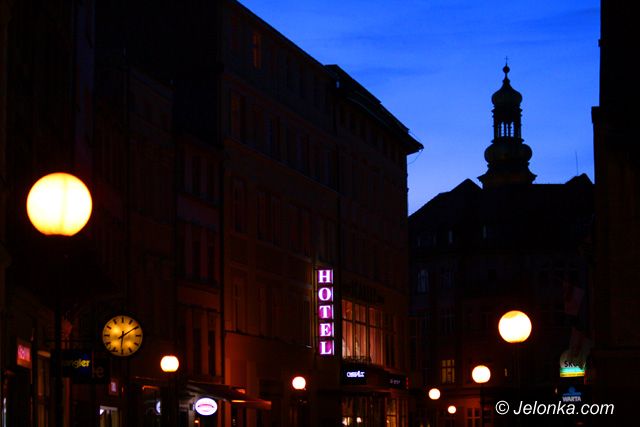 JELENIA GÓRA: Nie straszna im noc