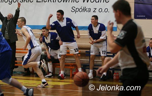 JELENIA GÓRA: Koszykarze Sudetów zdeklasowali rywala na starcie play off o I ligę