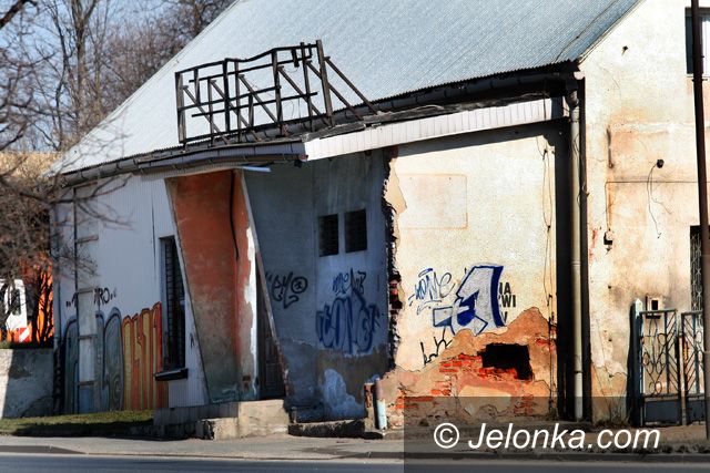 JELENIA GÓRA: Nikt nie chce ruin byłego teatru