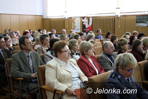 JELENIA GÓRA: Przemoc czai się wszędzie