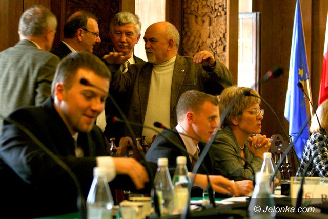 JELENIA GÓRA: Będą pieniądze dla nauczycieli