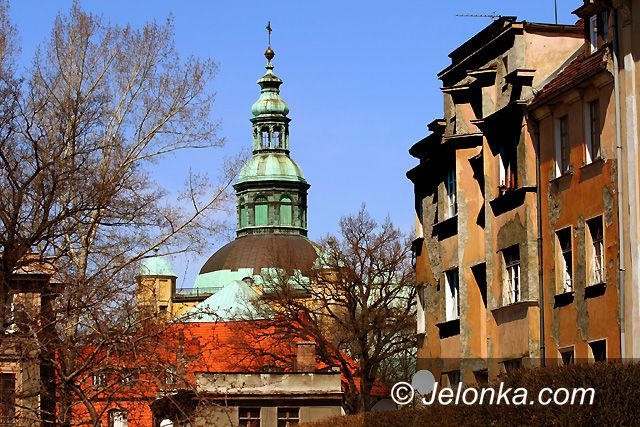 JELENIA GÓRA: Skwerek do rewitalizacji
