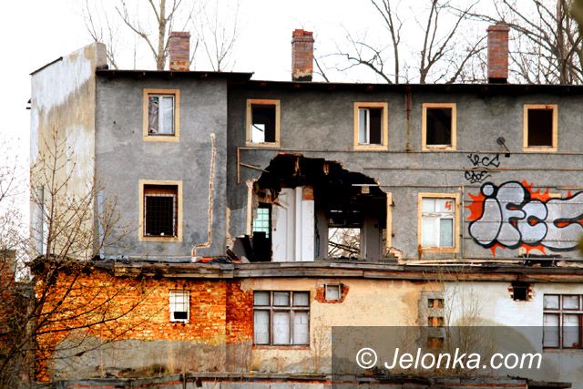 JELENIA GÓRA: Krajobraz jak po wybuchu