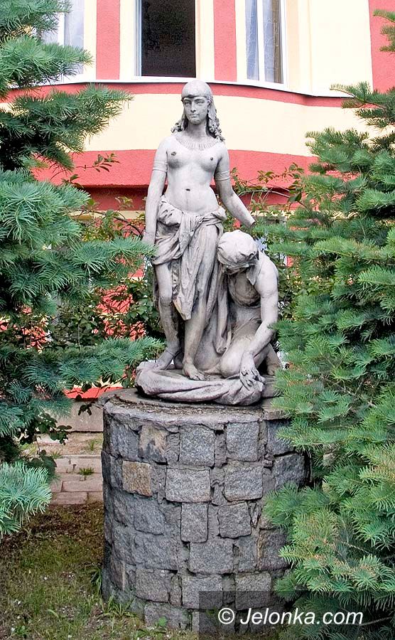 JELENIA GÓRA: Nie kradnij rzeźb!