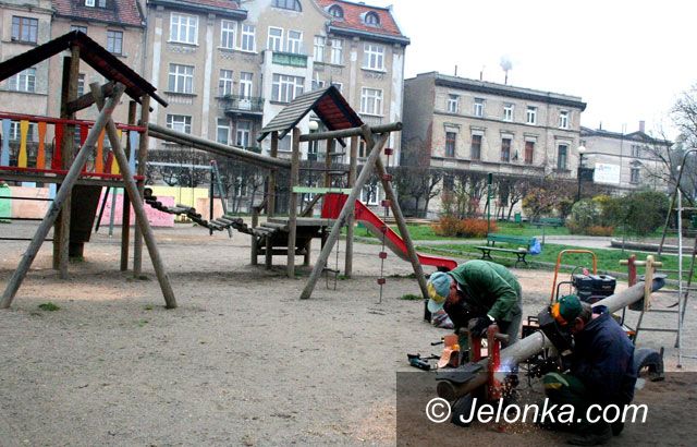 JELENIA GÓRA: Sto tysięcy złotych na place zabaw