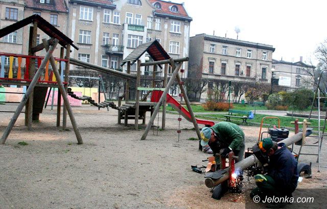 JELENIA GÓRA: Sto tysięcy złotych na place zabaw