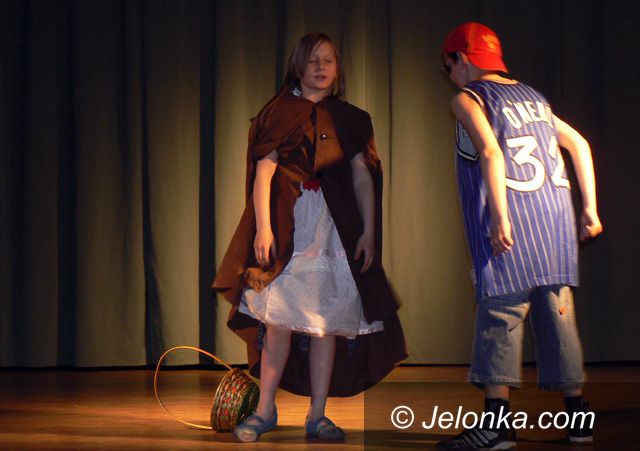 JELENIA GÓRA/ KRAJ: Kocie manipulacje uczniów „siódemki”