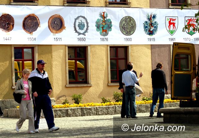 JELENIA GÓRA: Jelenie na ratuszu – feta coraz bliżej