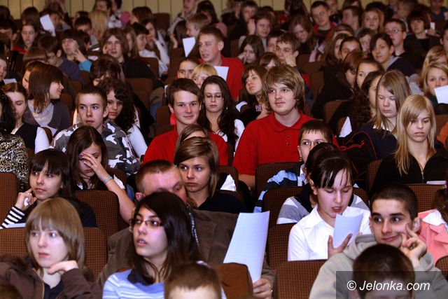 JELENIA GÓRA: Sala przy ul. Bankowej do remontu