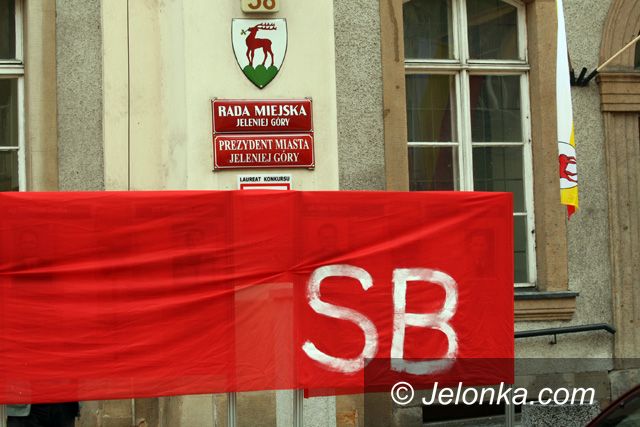 JELENIA GÓRA: Twarzą w twarz z katami z bezpieki