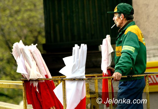 JELENIA GÓRA: Biało–czerwone święto – flaga ożyje