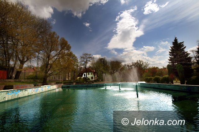 JELENIA GÓRA: Trysnęły miejskie fontanny