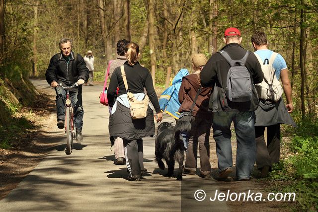 REGION JELENIOGÓRSKI: Załataną ścieżką nad Jezioro Modre