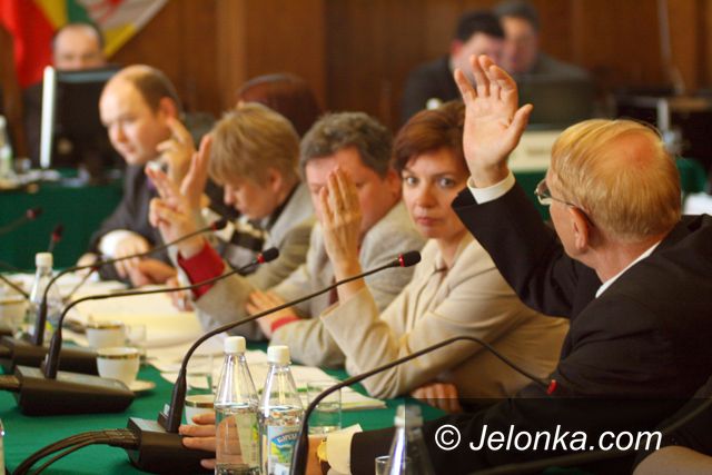 JELENIA GÓRA: Radni zdążyli z oświadczeniami