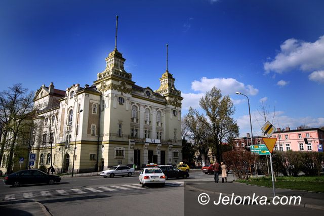 JELENIA GÓRA: Teatralna „telenowela” w&#8230; blokowisku