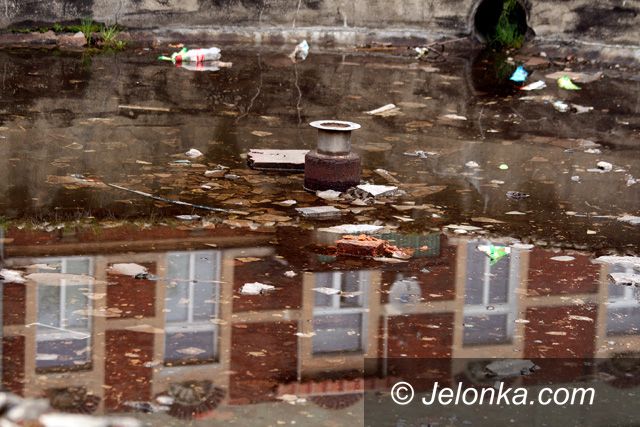 JELENIA GÓRA: Śmierdząca wizytówka miasta
