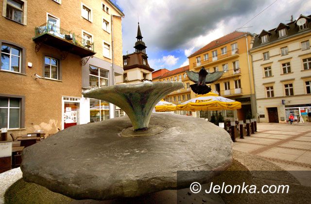 JELENIA GÓRA: Po remoncie za fortunę fontanna nie działa