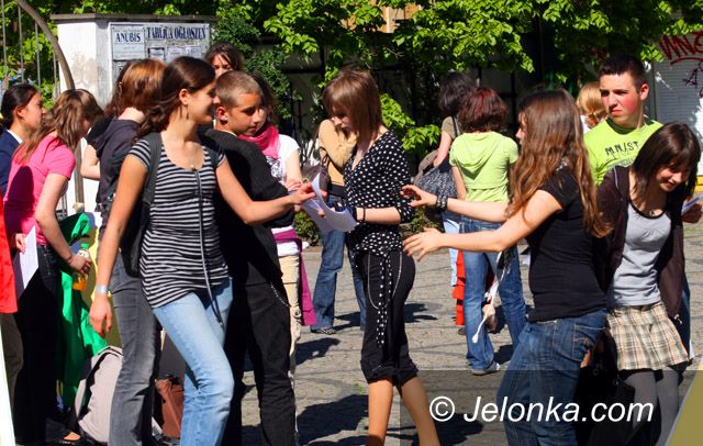 JELENIA GÓRA: Młodzi nietypowo przypomnieli o święcie zjednoczonej Europy
