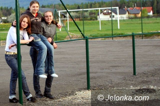Region Jeleniogórski: Korty receptą na nudę