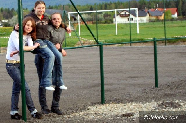 Region Jeleniogórski: Korty receptą na nudę