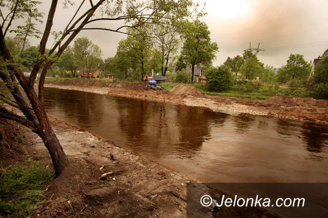 JELENIA GÓRA: Kamienna w ryzach