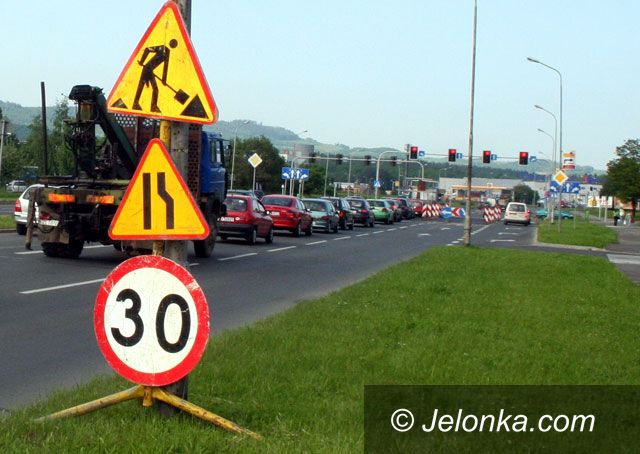 JELENIA GÓRA: Zmorą korki na rogatkach