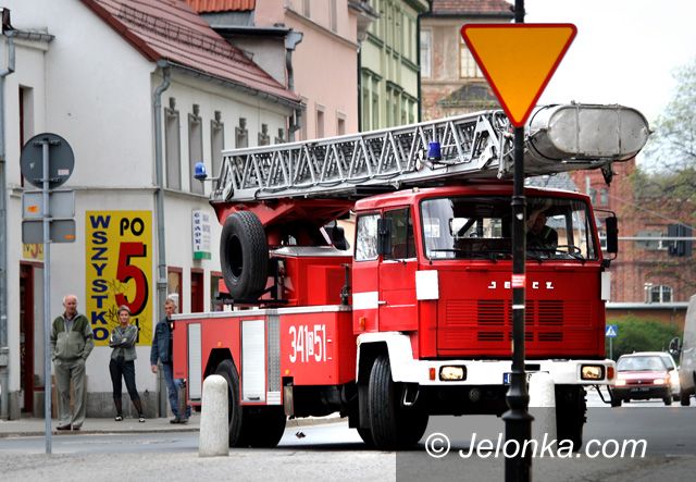 JELENIA GÓRA: Stan zagrożenia w śródmieściu