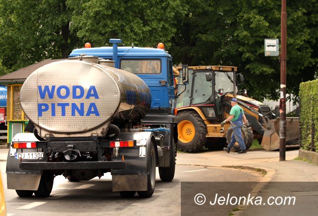 JELENIA GÓRA: Kłopoty z wodą na pętli