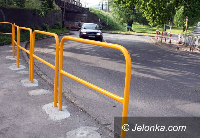 JELENIA GÓRA: Nowe barierki na dziesięć lat