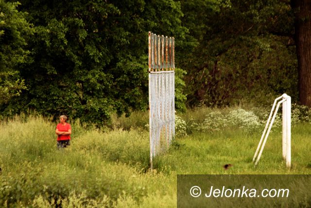 JELENIA GÓRA: Nędza na zabobrzańskim placu zabaw