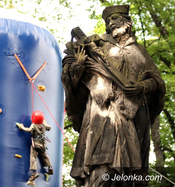 JELENIA GÓRA/ KRAJ: Będą szóstki za „Ojcze nasz”