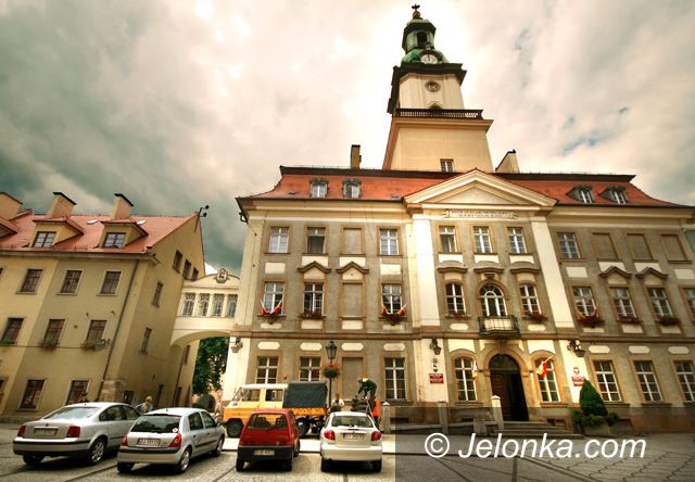 JELENIA GÓRA: Sceny sprzed ratusza dla Jasia Fasoli