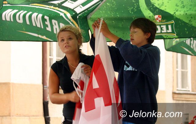 JELENIA GÓRA: Kibice wierzą w cud