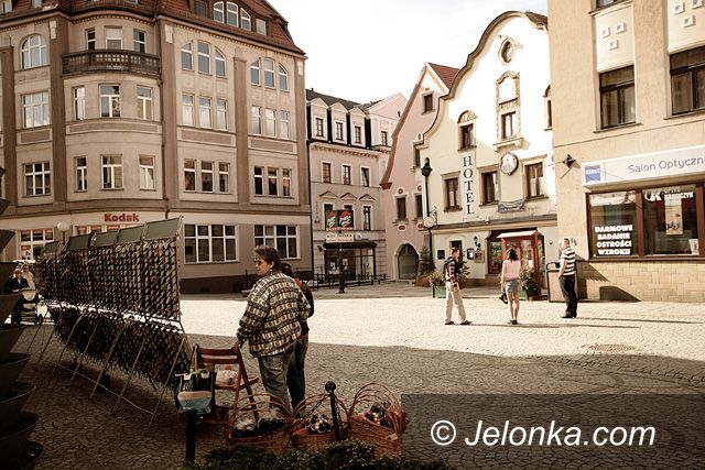 JELENIA GÓRA: Jubileuszowy jelonek stanie przed „Jelonkiem”