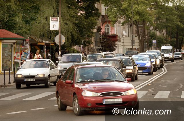 JELENIA GÓRA: Poślizg na obwodnicy południowej