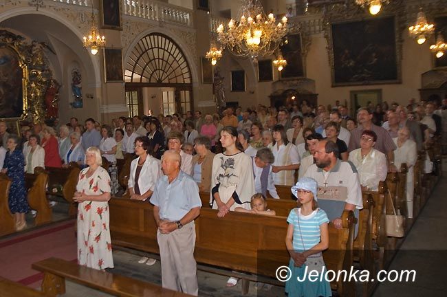 JELENIA GÓRA: Pół wieku przy ołtarzu