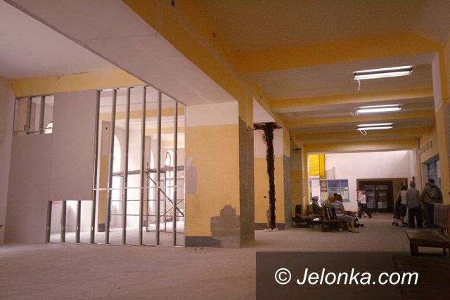 JELENIA GÓRA: Wakacje z remontem dworca