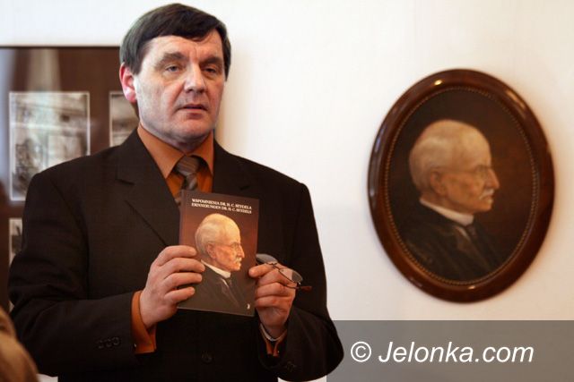 JELENIA GÓRA: Dyrektorska karuzela w muzeach