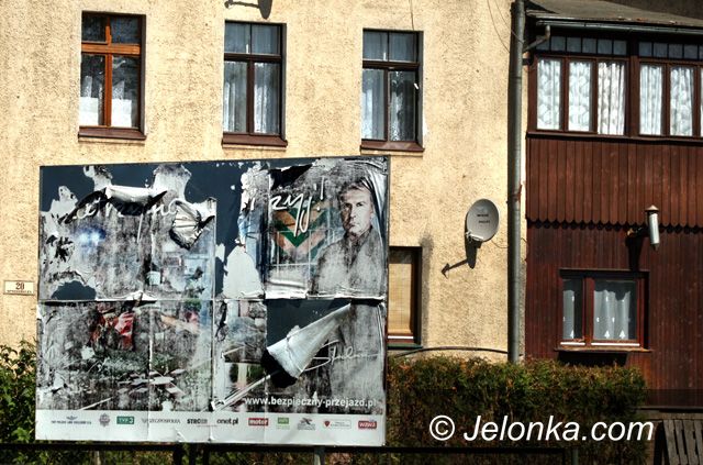 JELENIA GÓRA: Zamiast ostrzegać przed możliwością tragedii, straszy