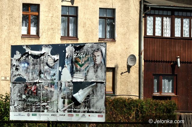 JELENIA GÓRA: Zamiast ostrzegać przed możliwością tragedii, straszy