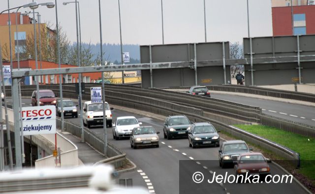 JELENIA GÓRA: Żniwo akcji „Prędkość” na obwodnicy