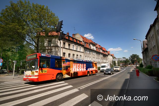 JELENIA GÓRA: W autobusie jak w lochu