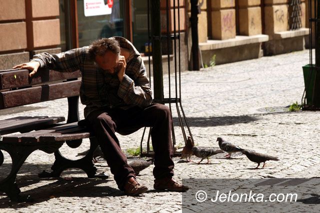 JELENIA GÓRA: Wędka na bezdomność