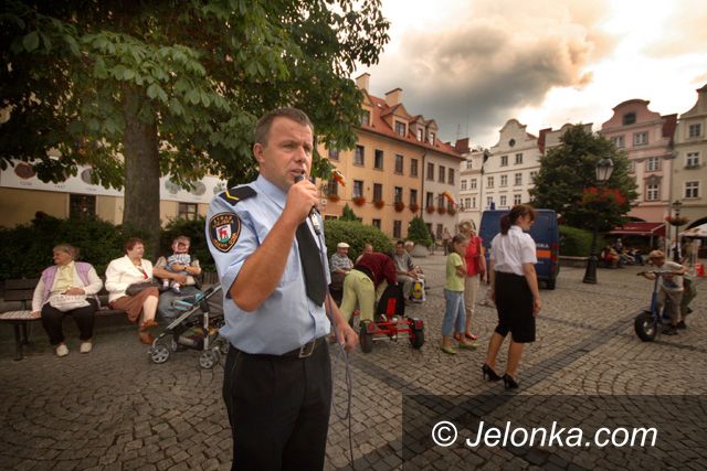 JELENIA GÓRA: Bezpieczne wtorki pod ratuszem