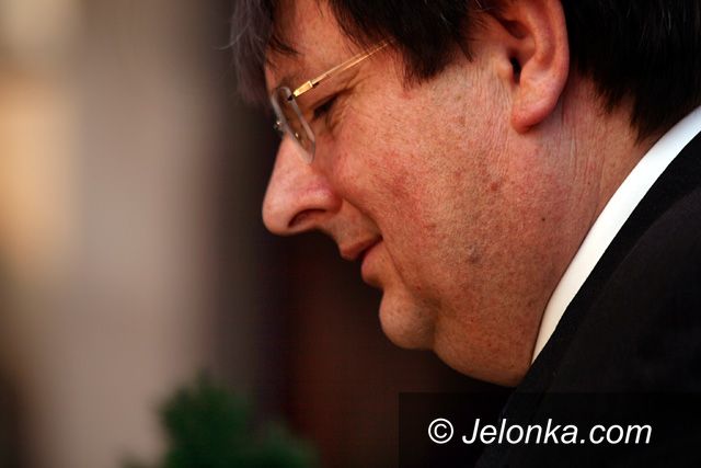 JELENIA GÓRA/ KRAJ: Rodzinny folwark Romana Kwaśnickiego