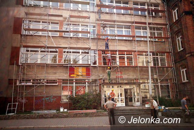 JELENIA GÓRA: Nowe oblicze „Ekonoma” i innych szkół