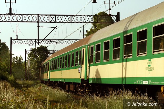 Region Jeleniogórski: Podróżni przeżywają katusze na torach